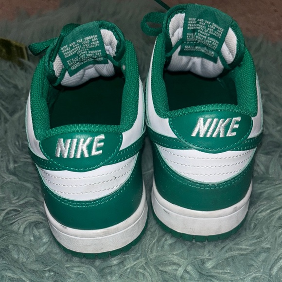 Nikes dunks - Picture 3 of 4